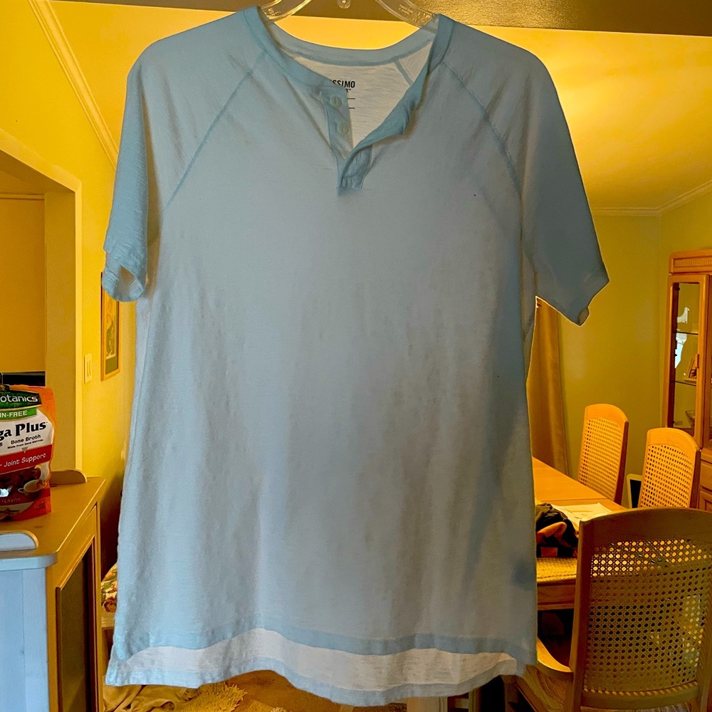 Mossimo T shirt large.